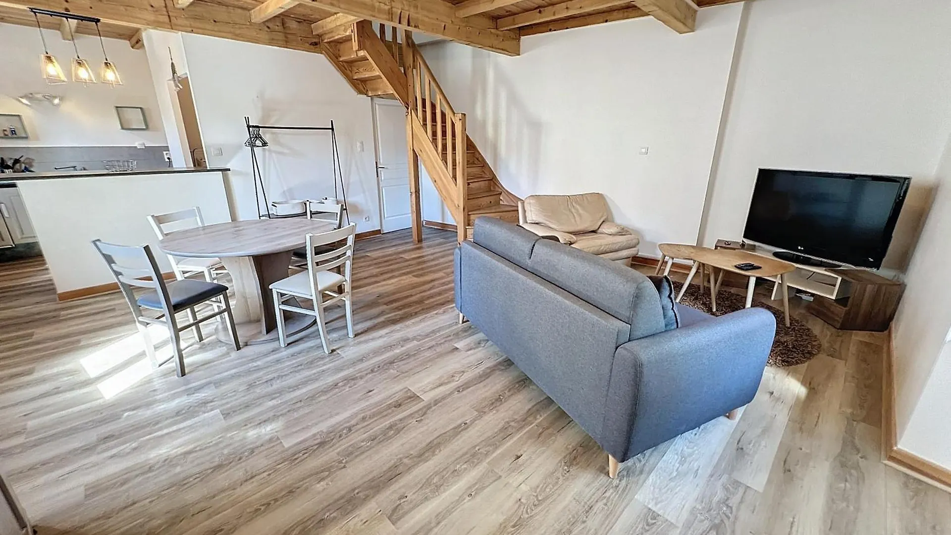 Beau Grand T2 Duplex Avec Du Cachet Centre Ville سان جودُ شقة